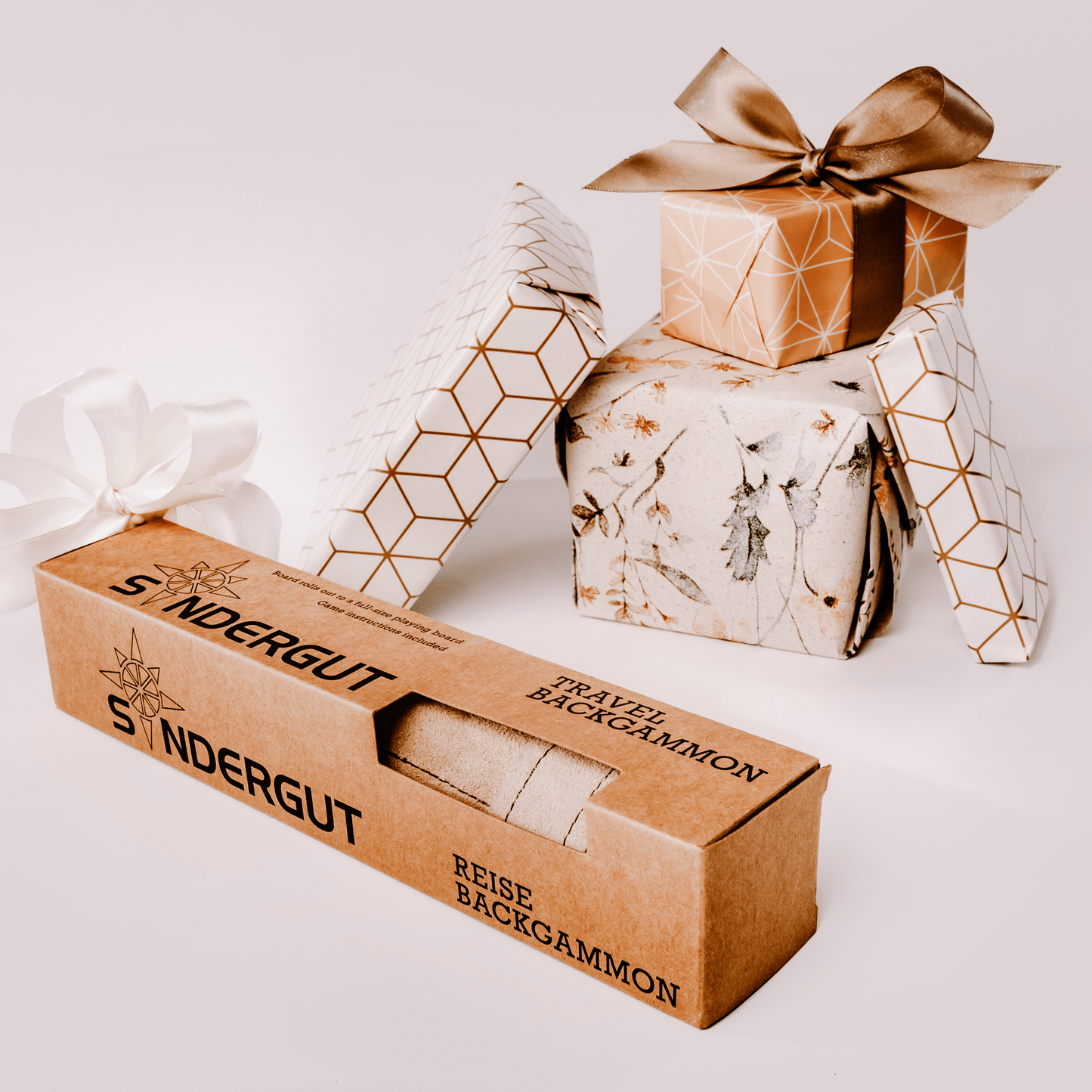 SONDERGUT - Reise Backgammon aus Leder zum Ausrollen - Farbe: CREAM